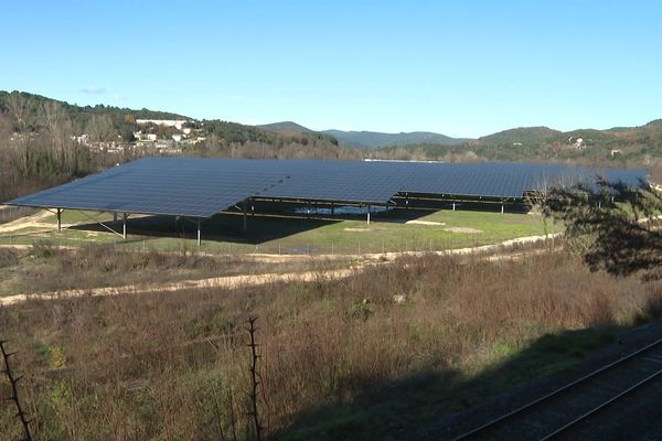 Le parc photovoltaïque d'Alès divise habitants, élus et agglomérations.