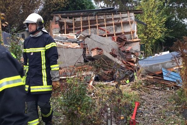 La maisonnette a été largement soufflée.