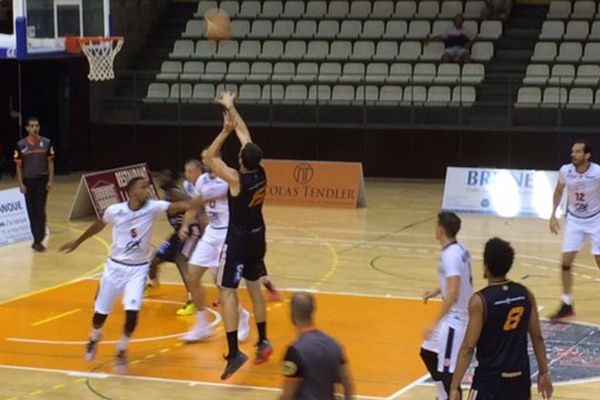 Cognac a été éliminé de la Coupe de France de basket par Roanne 79 à 91.