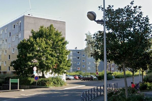 La rue Pré Bourgeot, à Quetigny (Côte-d'Or) en août 2019.