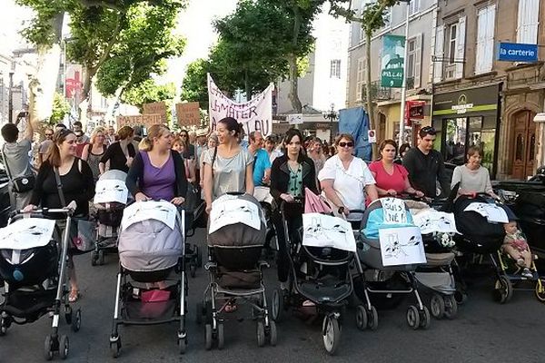 De nombreux citoyens accompagnaient les professionnels de santé