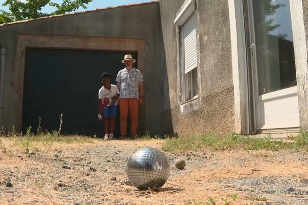 Abdoulaye, 11 ans et originaire de région parisienne, en vacances chez Pierre et Marie-Do dans les Deux-Sèvres