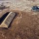 Plusieurs sarcophages ou urnes en terre cuite ont été retrouvés en très bon état de conservation.