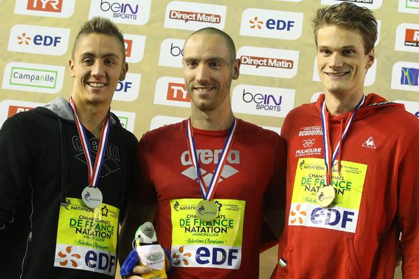 Le podium du 200m des Championnats de France de natation à Montpellier, avec Jeremy Stravius (Amiens) champion de France du 200m devant Jordan Pothain et Yannick Agnel.