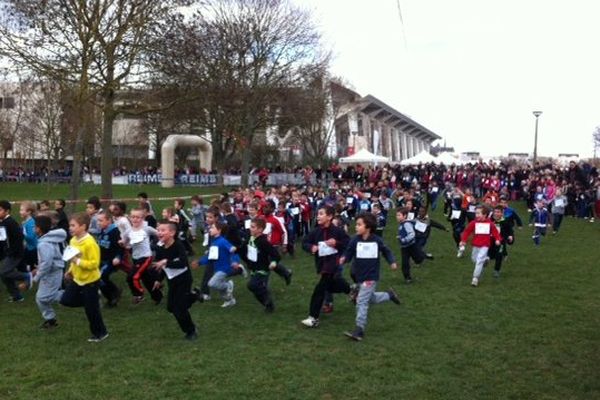 Les enfants ont couru dans le parc Léo Lagrange, près du stade Delaune