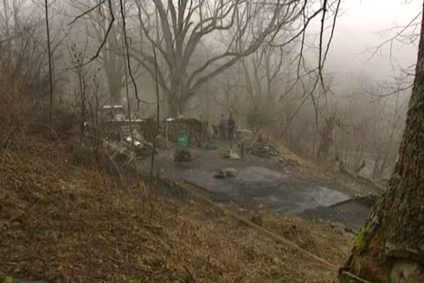 Le 1er mars dernier,le charbonnier Roger Feder perdait tout dans l'incendie de son chalet à Bourbach-le-Haut.Ce week-end, un concert de soutien était organisé au Parc de Wesserling