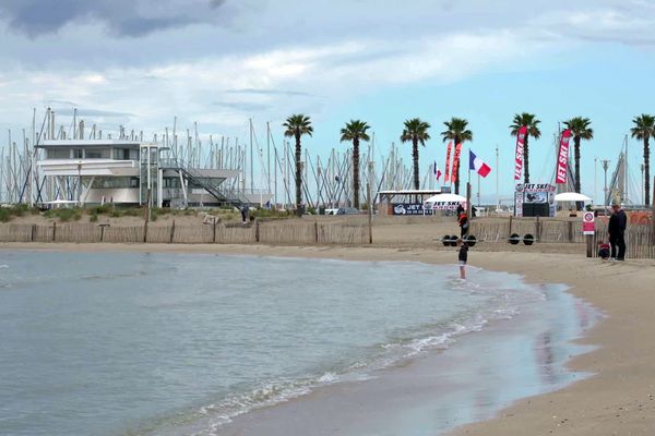 Palavas (Hérault) - alerte à la pollution, la baignade interdite sur certaines plages - 18 mai 2024.