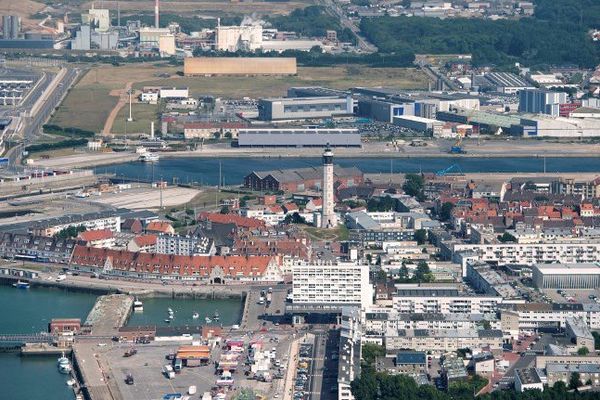 Une vue aérienne de Calais.