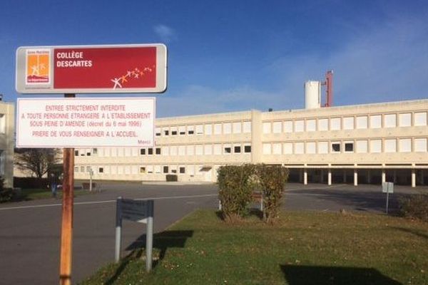 L'entrée du collège Descartes du Havre