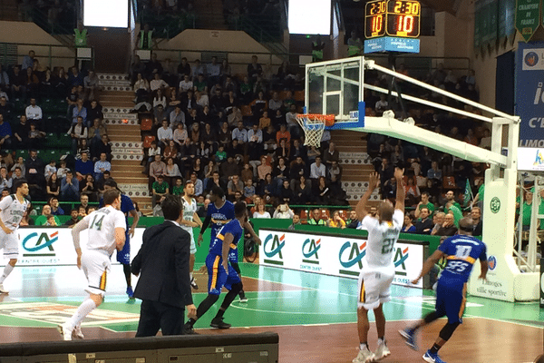  Le CSP n'a pas eu besoin de chausse-pied face à Antibes (98-80)