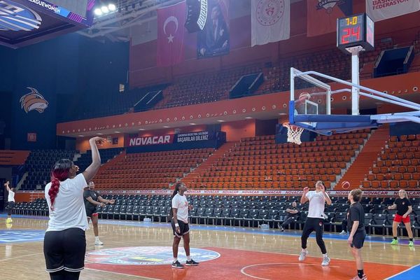 Entraînement de l'ESBVA avant son final four à Mersin (Turquie).