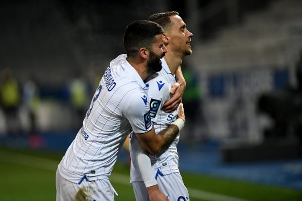 En l'absence de Mickaël Le Bihan, Rémy Dugimont, Quentin Bernard (ici le 18 décembre face à Pau) et les Auxerrois n'ont pas eu de mal à rapporter 3 points à domicile face à Châteauroux.