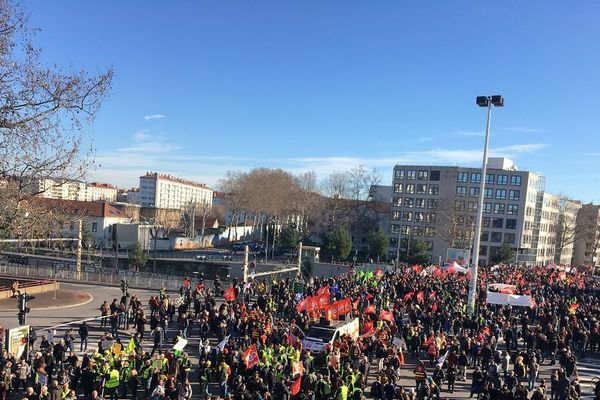 Mobilisation contre la réforme des retraites à Lyon. Les manifestants devaient quitter la Manufacture des Tabacs à 11h30. ARCHIVES 9/1/20