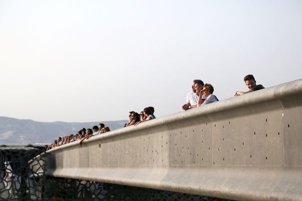 La passerelle du Mucem est à 19 mètres au dessus de l'eau 