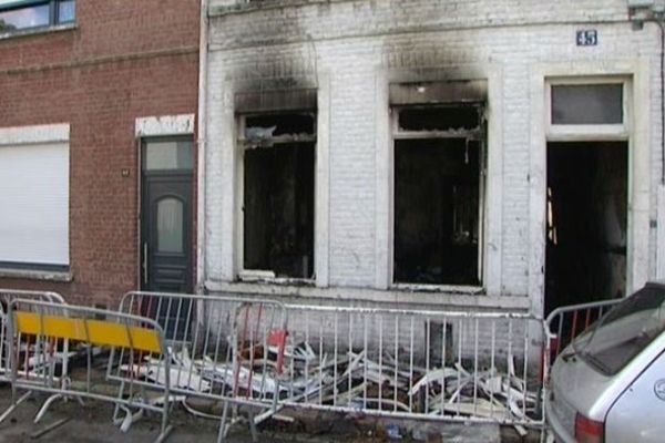 L'occupant de cette maison n'a pas survécu à l'incendie.