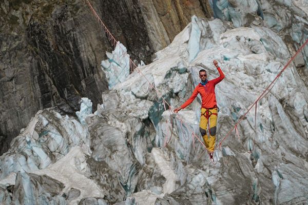 Nathan Paulin, le 26 mai, lors de sa traversée du glacier d'Argentière en Haute-Savoie.