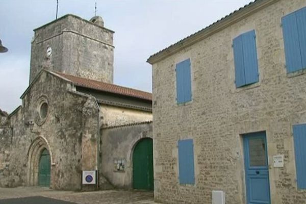 200 000 euros sont nécessaires pour rénover le clocher de l'église Saint-Philbert de Nieul-sur-Mer.