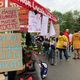 Les personnels des collèges Triolet, Eluard, Alain et Aragon à Vénissieux et Saint-Fons ont animé ce lundi 29 avril un “pique-nique revendicatif” dans le parc des Minguettes pour discuter de la réforme avec les parents d’élèves.