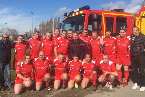 Pompiers de profession, rugbymen (et women) de coeur : les pompiers du 37 veulent héberger leur coupe de France. 