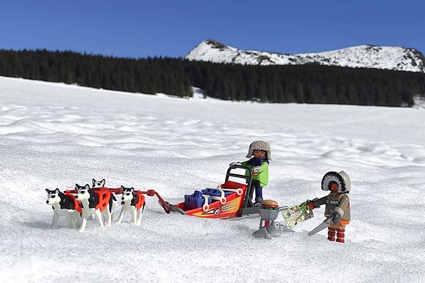 David Mergoil, passionné de photos, met en scène des Playmobil pour en faire des clichés originaux.