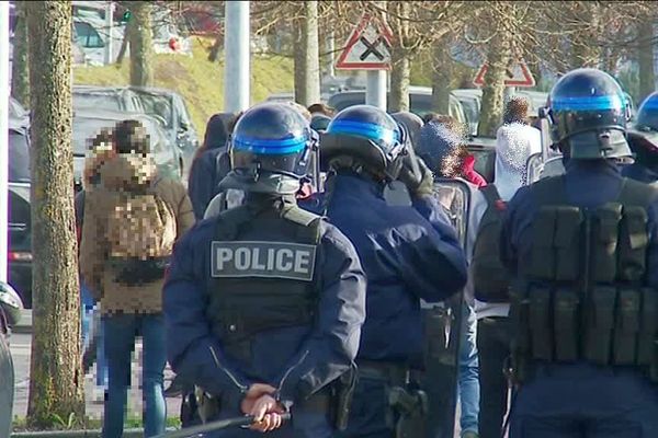 Un peu partout en France des lycéens se mobilisent dans la foulée du mouvement des "gilets jaunes". 