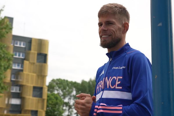 Jimmy Gressier venu rendre visite aux habitants du quartier du Chemin Vert à Boulogne-sur-Mer le 13 juillet dernier