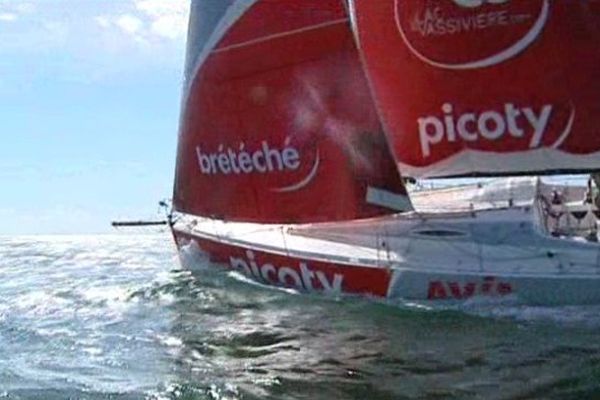 Le bateau Picoty-Lac de Vassivière ne s'entraîne pas sur le lac creusois... mais au large de La Rochelle.