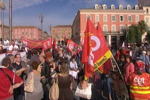 1.000 de manifestants ont défilé à Nice, le 16 octobre, contre la politique d'austérité du gouvernement