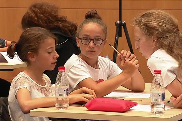 "Tape m'en 5, c'est pour écrire" - Finale du concours d'écriture pour les collégiens de Charente-Maritime