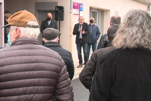 Yvon Pellet, le maire de Saint-Geniès-des-Mourgues, près de Montpellier (Hérault) a choisi de maintenir sa cérémonie de vœux à la population le 2 janvier 2022, malgré les recommandations gouvernementales.