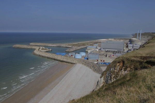 Vue d'ensemble de la centrale nucléaire de Penly (Seine-Maritime) 
