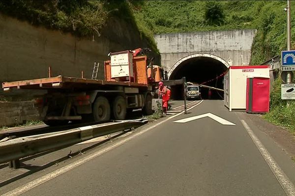 2 Angoulême, le tunnel de la Gâtine est emprunté chaque jour par quelque 11 000 véhicules. 