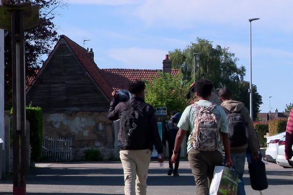 Alors que 58 migrants ont été retrouvés dans l'arrondissement de Dieppe, à Grèges et Longroy le 27 août, sept autres ont été découverts cachés dans une fourgonnette au terminal Transmanche de Dieppe dans la nuit du jeudi 5 au vendredi 6 septembre.