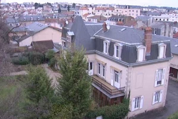 Situé rue de Chateauroux, le bâtiment, construit au 19ème siècle, pourrait être rasé.