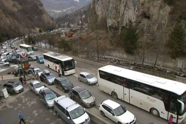 Embouteillage route de Savoie 