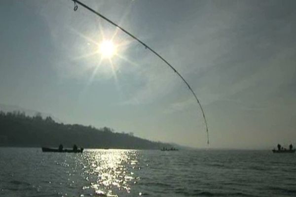 Ouverture De La Pêche Sur Le Lac Du Bourget Savoie 