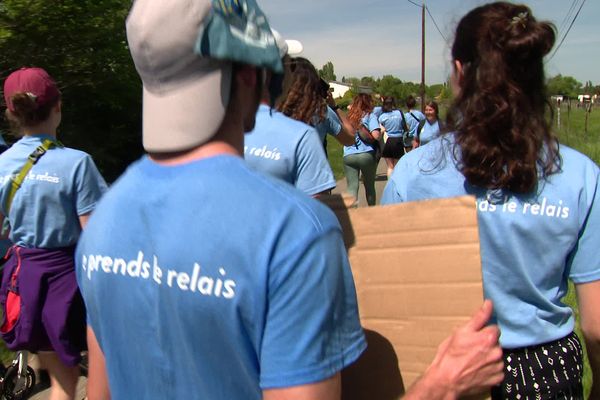 Depuis le 20 février, le Relais Jeunes parcourent la France à pied pour mobiliser le plus grand nombre autour de l’écologie, la justice sociale et la démocratie.