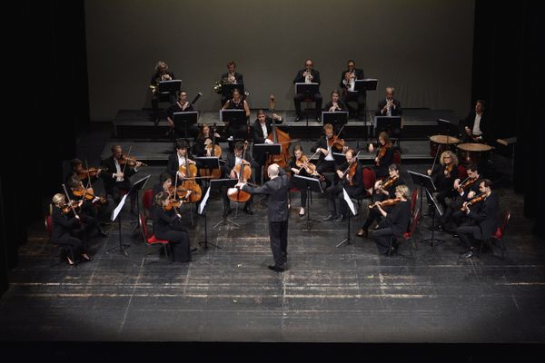 L’Orchestre des Pays de Savoie, dirigé par Pieter-Jelle de Boer depuis septembre 2021, traverse comme tous les orchestres français actuellement, une période de fragilité financière