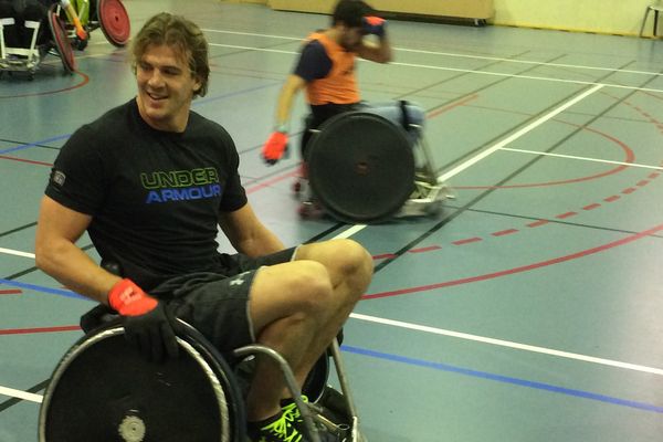 Le joueur emblématique de l’ASM, Aurélien Rougerie, a participé, mercredi soir, à Clermont-Ferrand, au tournage d’une web série sur le handicap. 