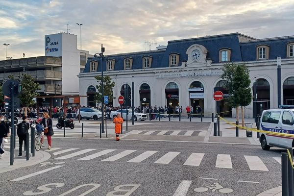 La gare Matabiau a été évacuée pour laisser les démineurs intervenir.