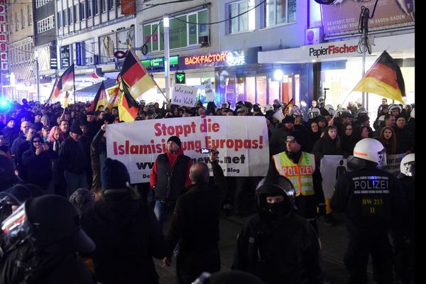 Environ 200 manifestants "Kargida" dans les rues de Karlruhe mardi soir
photo : ULI DECK maxppp