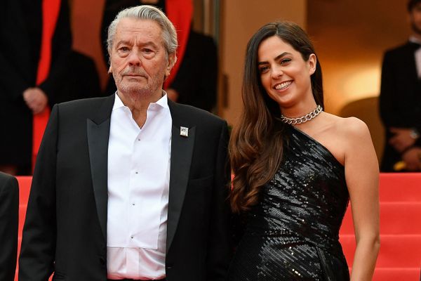 L'actrice Anouchka avec son père Alain Delon au festival de Cannes de 2019.