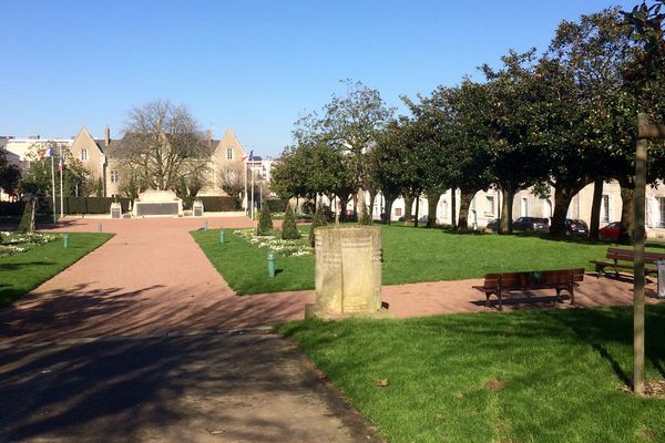 La Place Albert 1er à La Roche sur Yon deviendra Esplanade Simone Veil