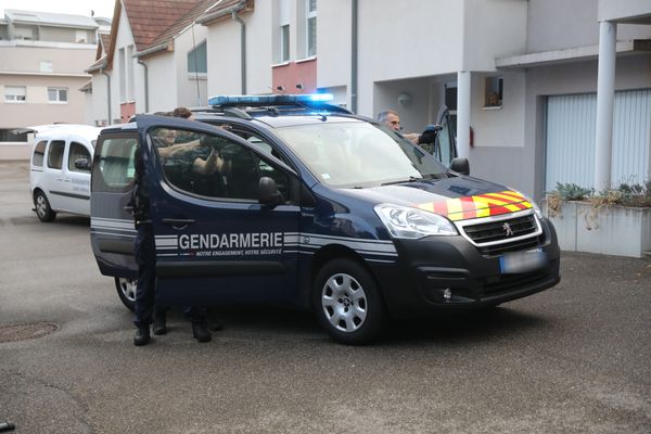 Quatre individus ont été interpellés pour des faits de vol et revente de véhicules à Grenoble.