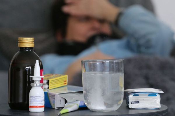 Photo d'illustration. Il est recommandé aux personnes non vaccinées de porter un masque et de procéder à des lavages de mains scrupuleux.