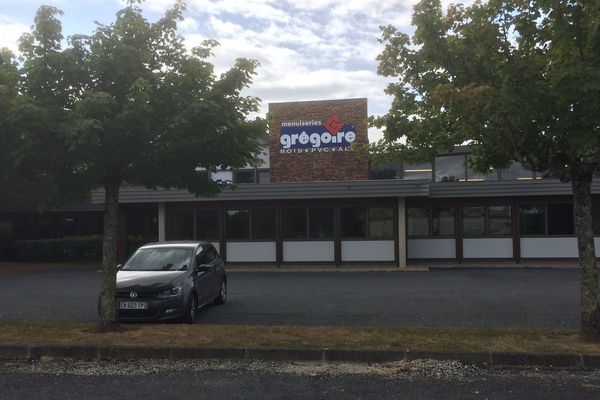 Le site dans l'attente à Saint-Martial d'Artenset, en Dordogne. 