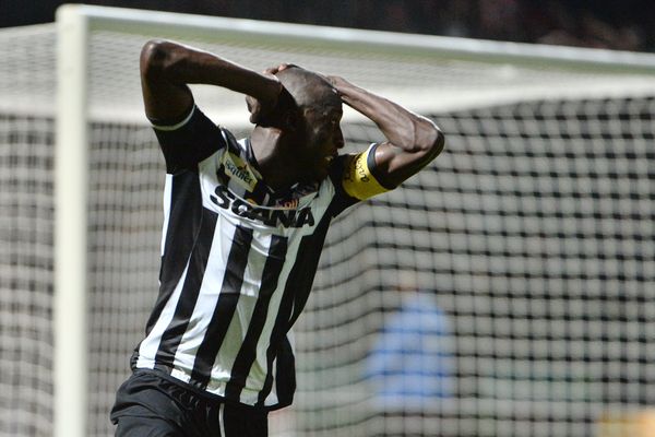 ANGERS (MAINE-ET-LOIRE) LE 24/10/15, STADE JEAN-BOUIN ANGERS SCO-EA GUINGAMP N°17 CHEIKH N'DOYE (ANGERS SCO)