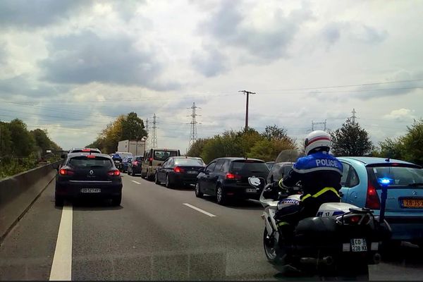 L'accident mortel a provoqué d'importantes perturbations qui persistent sur l'autoroute A1 Lille-Paris.