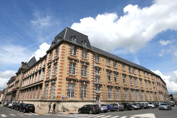 Le lycée Pierre Bayen à Châlons-en-Champagne