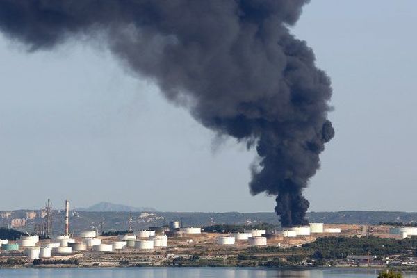 Une des cuves en feu le 14 juillet dernier